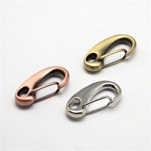 In lega di zinco chiave dei catenacci, piombo e nichel libero, 31x17x4mm, foro: 6x4mm 1pz