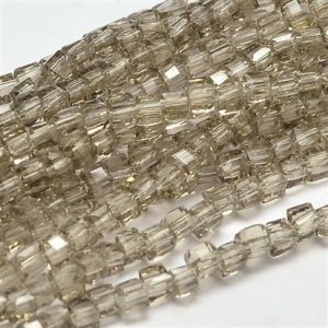 Perline di vetro sfaccettato cubo 10mm 32pz 1 filo