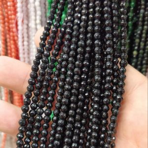 Filo di pietre naturali giada 4mm 89pz