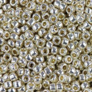 Perline Toho 15/0 Permafinish Alluminio Galvanizzato Cod.PF558 10gr